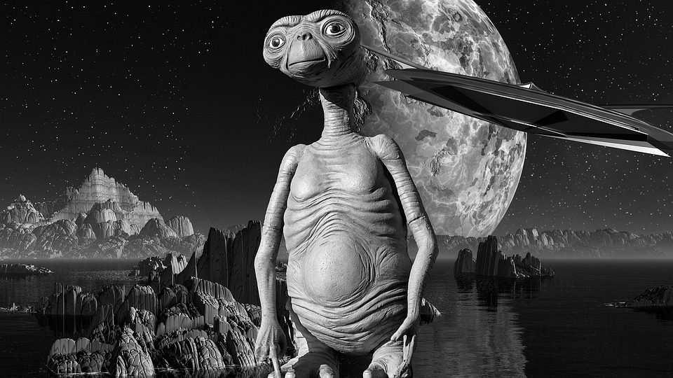 宇宙人は本当にいるの？  存在するという3つの説とホーキング博士の警告！